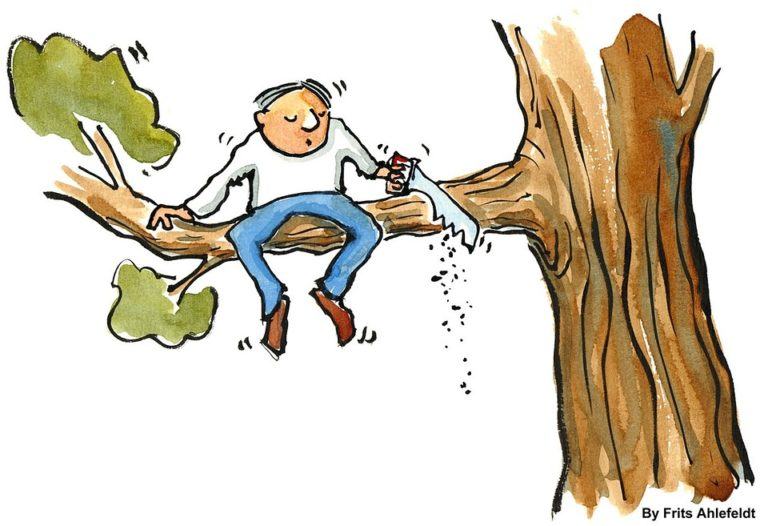 Cu degetul in fund – Editorial AutoTehnica Mai 2018